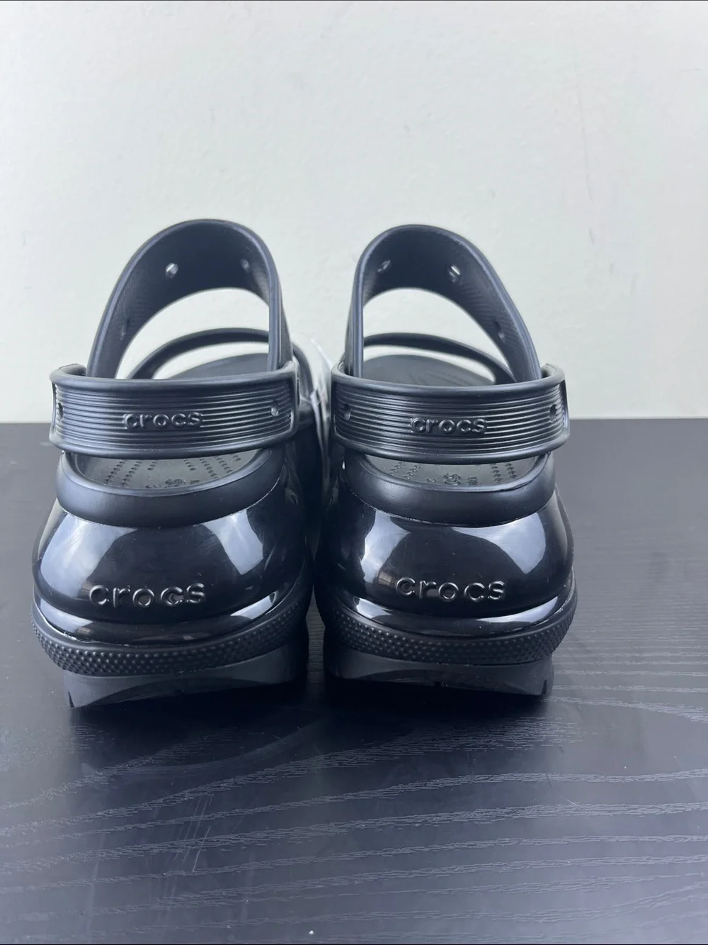 Crocs Mega Crush Women's Size 11 Black Platform Sandals Adjustable Strap Shoes